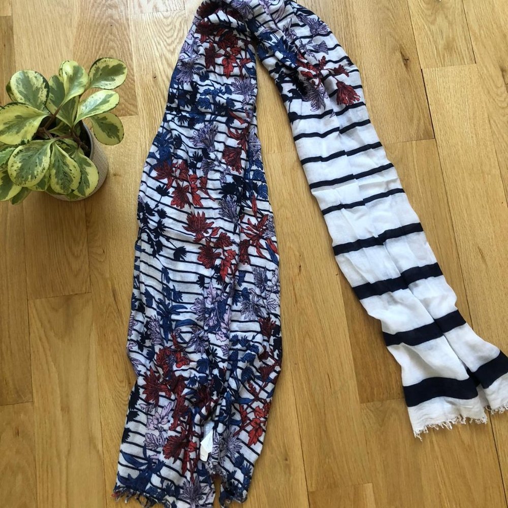 100% Viscose Scarf